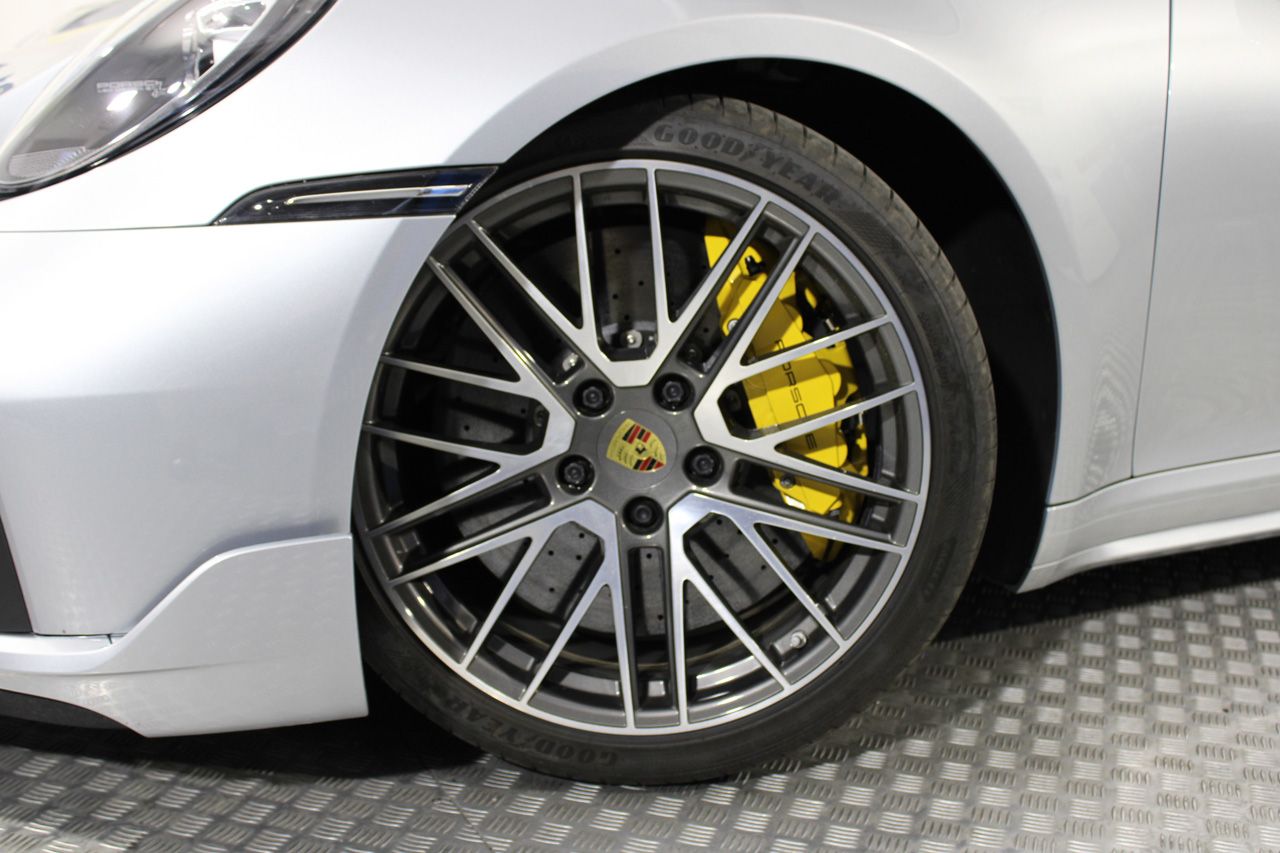 Porsche 911 Turbo S SportDesign 650cv