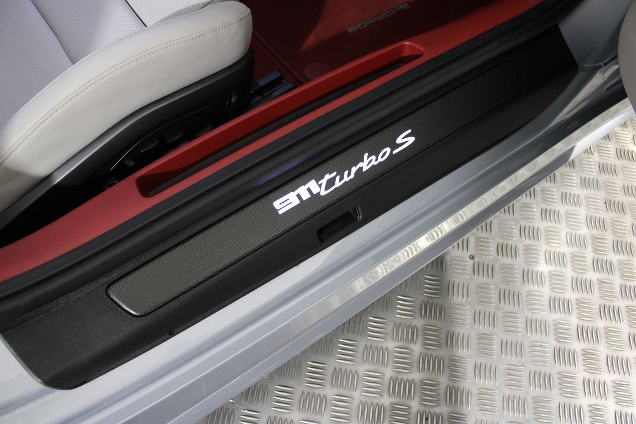 Porsche 911 Turbo S SportDesign 650cv