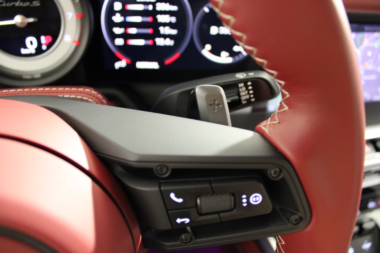 Porsche 911 Turbo S SportDesign 650cv