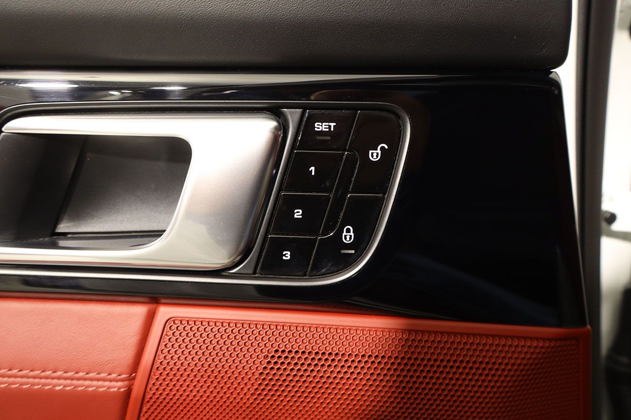 Porsche Panamera Turbo 550cv