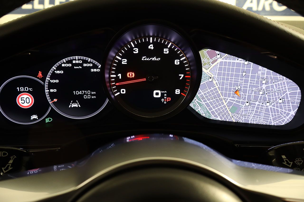 Porsche Panamera Turbo 550cv