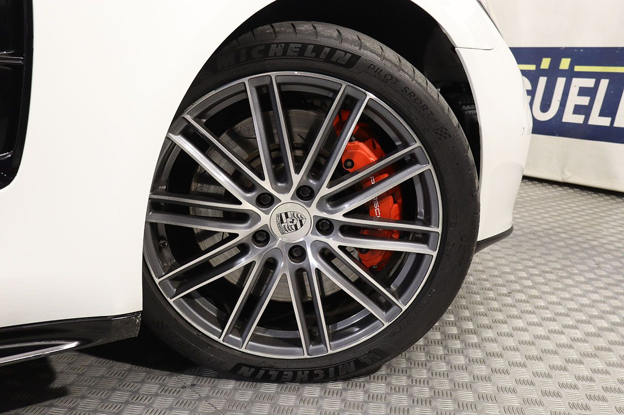 Porsche Panamera Turbo 550cv