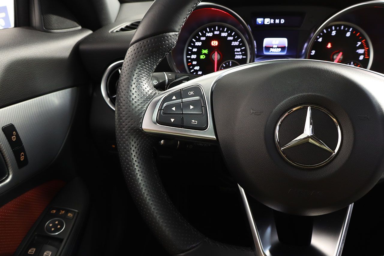 Mercedes Benz SLC 300 245cv