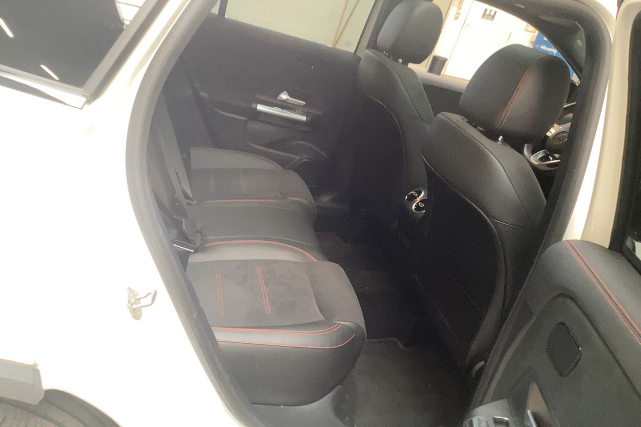 Mercedes Benz GLA 180 AMG Line