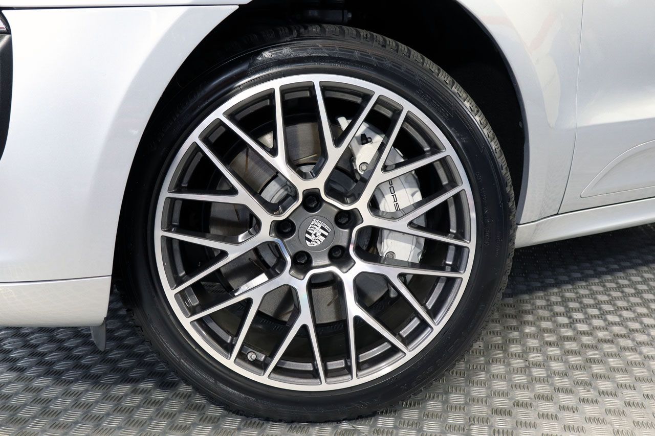Porsche Macan Turbo SportDesign 440cv