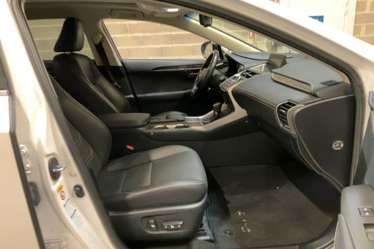 Lexus NX 300h Luxury 4WD 197cv