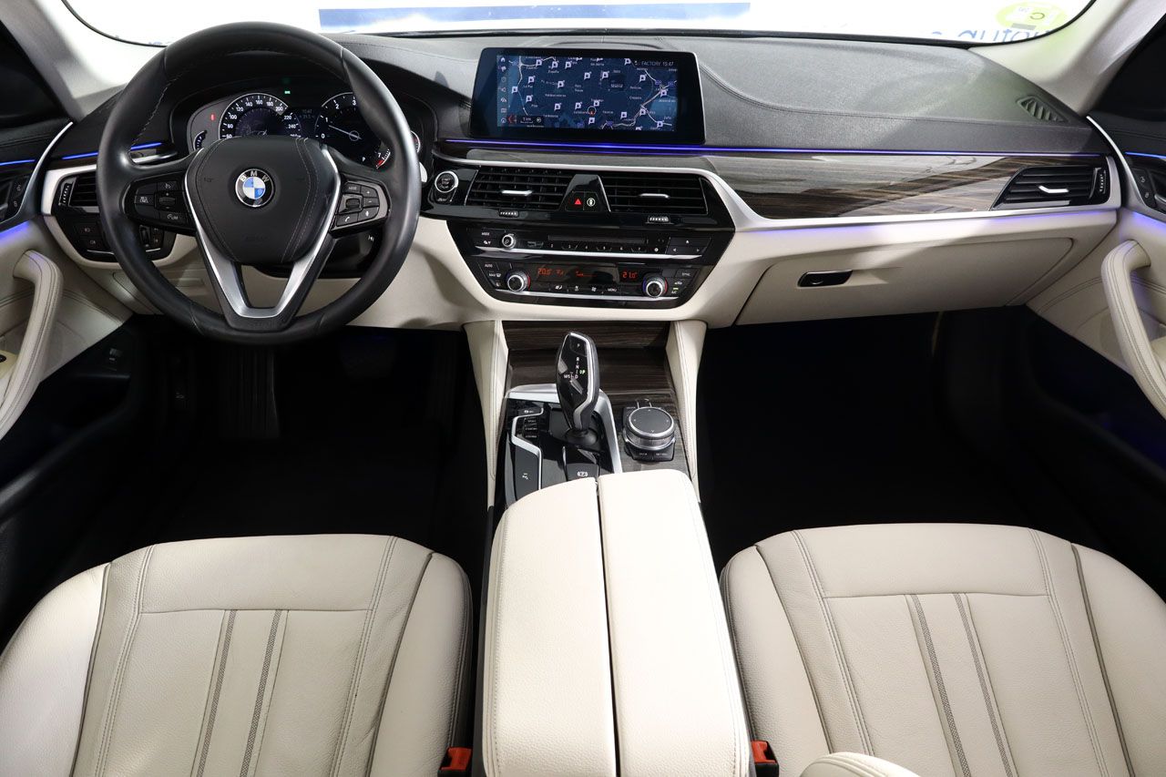 BMW 530 i Touring Luxury 252cv