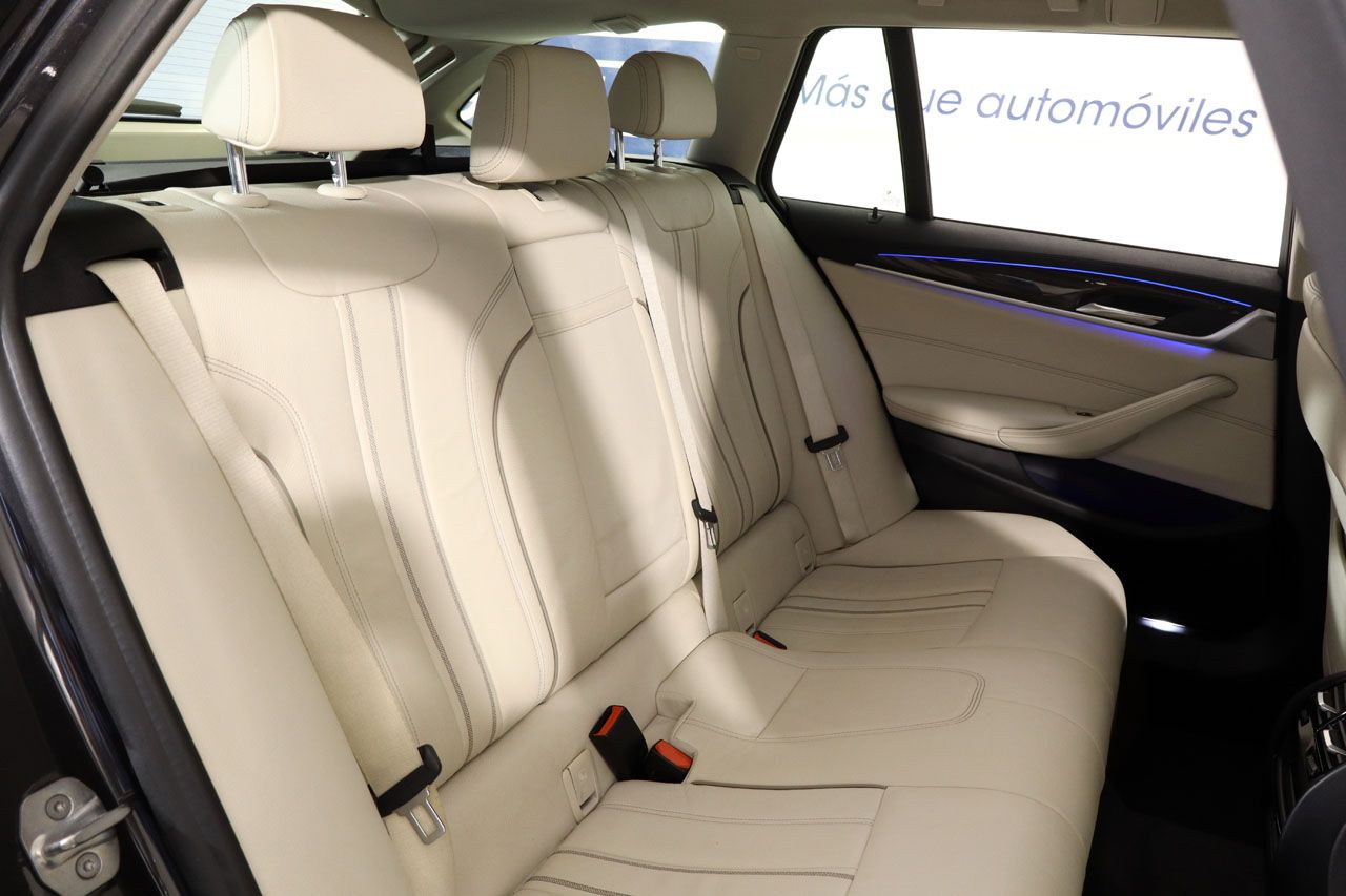 BMW 530 i Touring Luxury 252cv