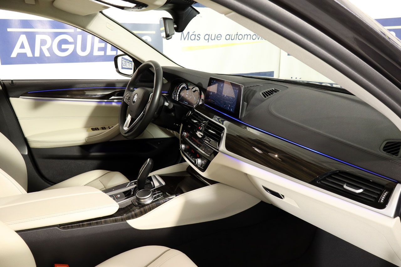BMW 530 i Touring Luxury 252cv