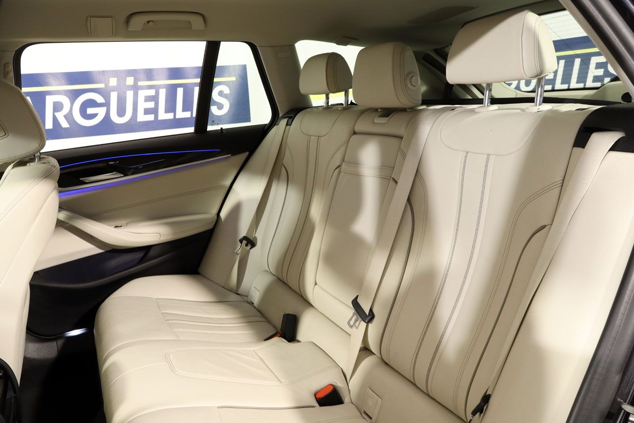 BMW 530 i Touring Luxury 252cv