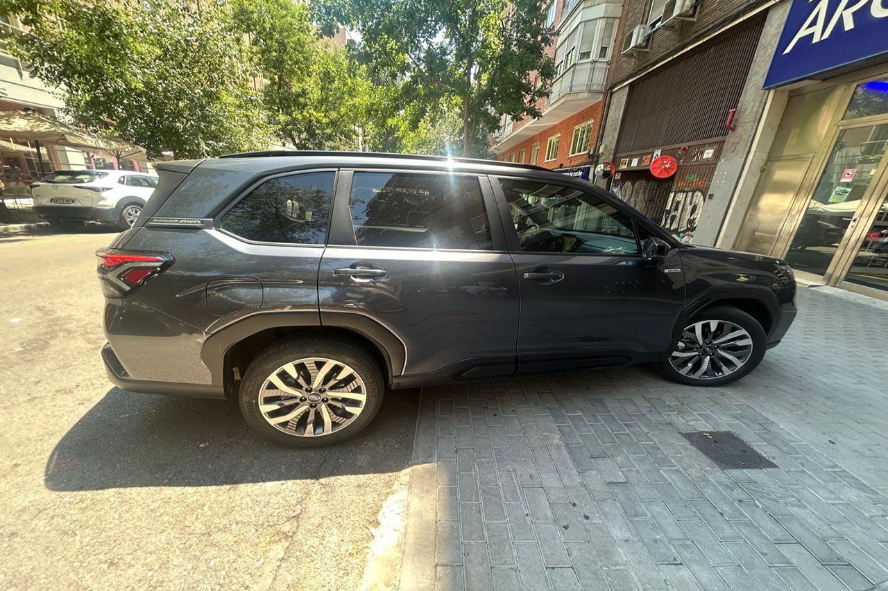 Subaru Forester 2.0i Hybrid Touring 152cv