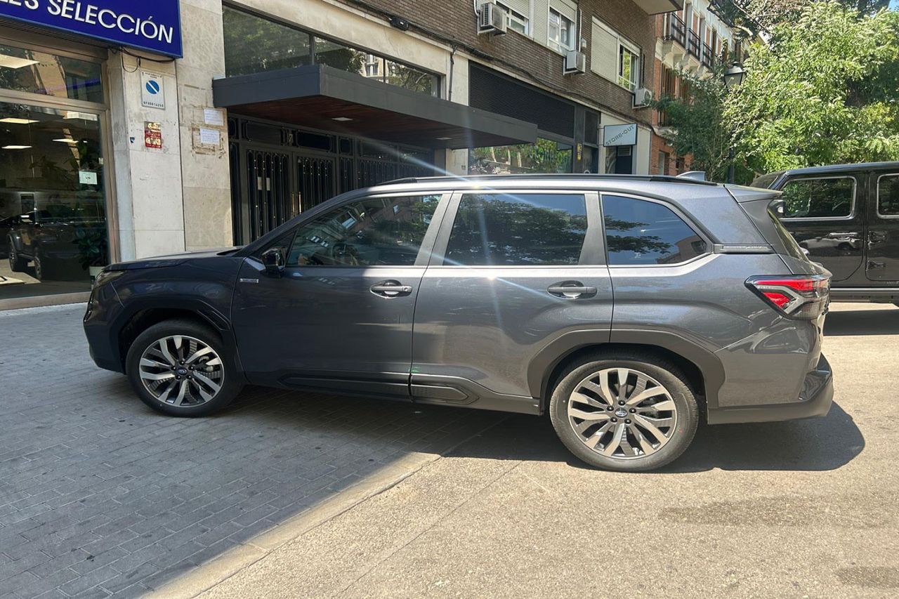 Subaru Forester 2.0i Hybrid Touring 152cv