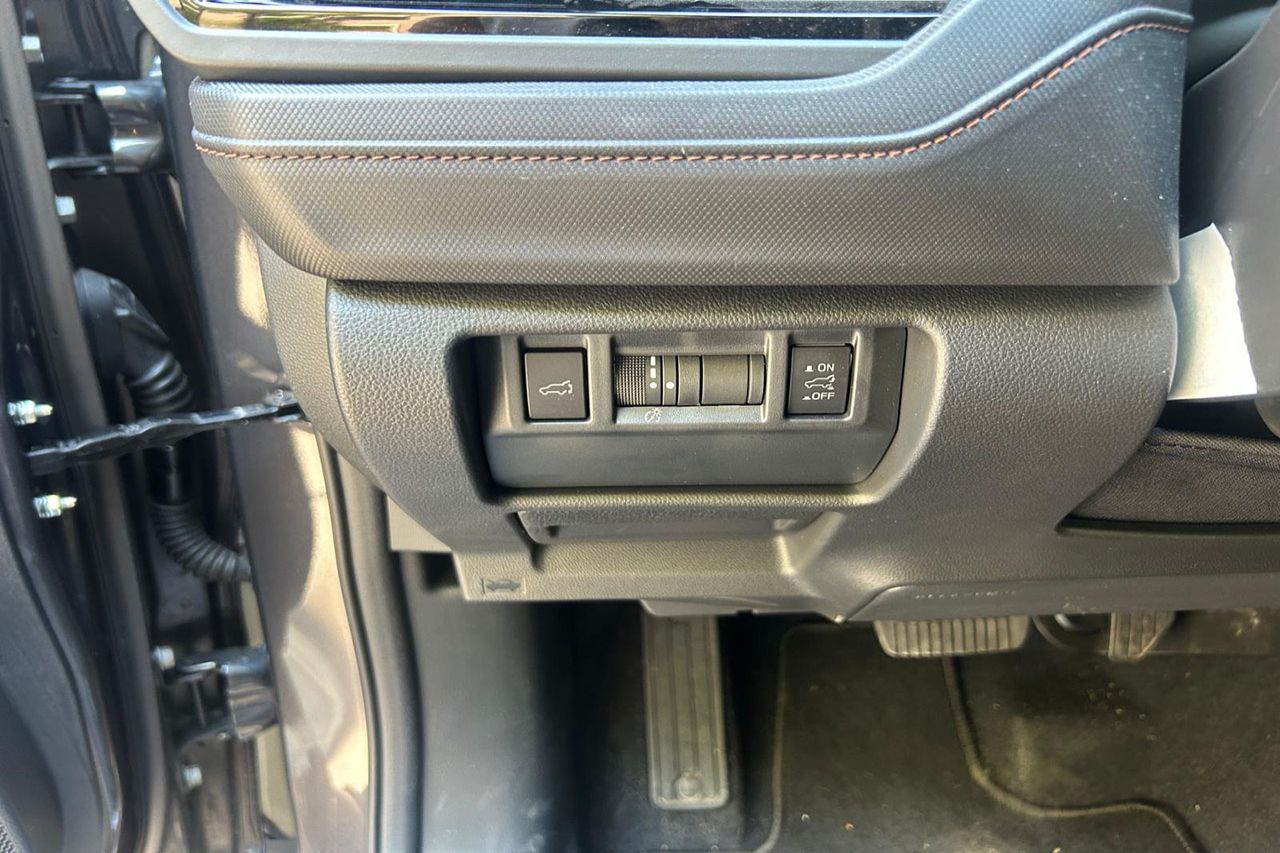 Subaru Forester 2.0i Hybrid Touring 152cv