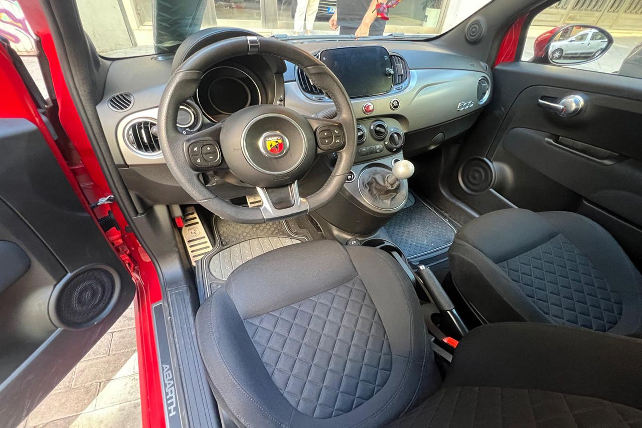 Abarth 500 1.4 16v T Jet 595 165cv