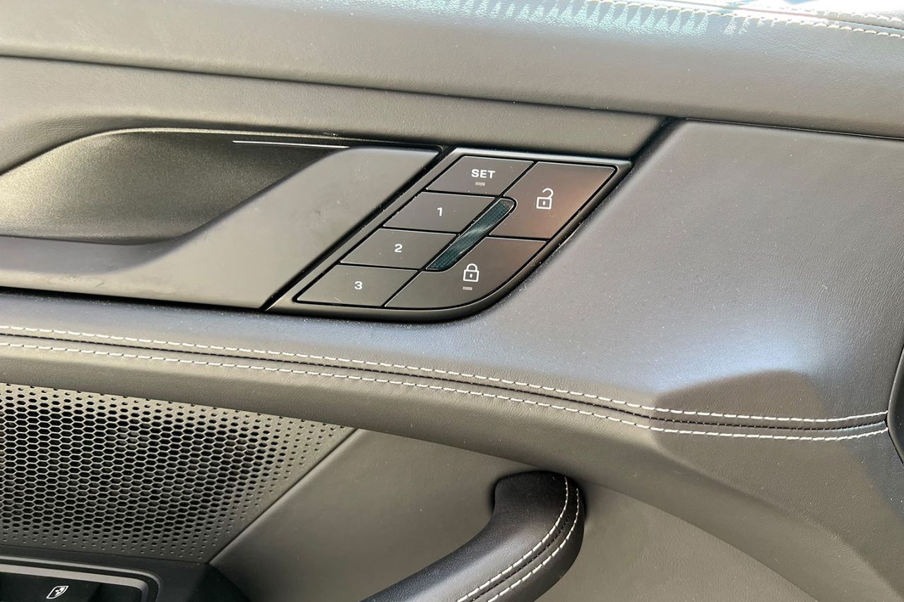 Porsche Taycan Turbo 884cv