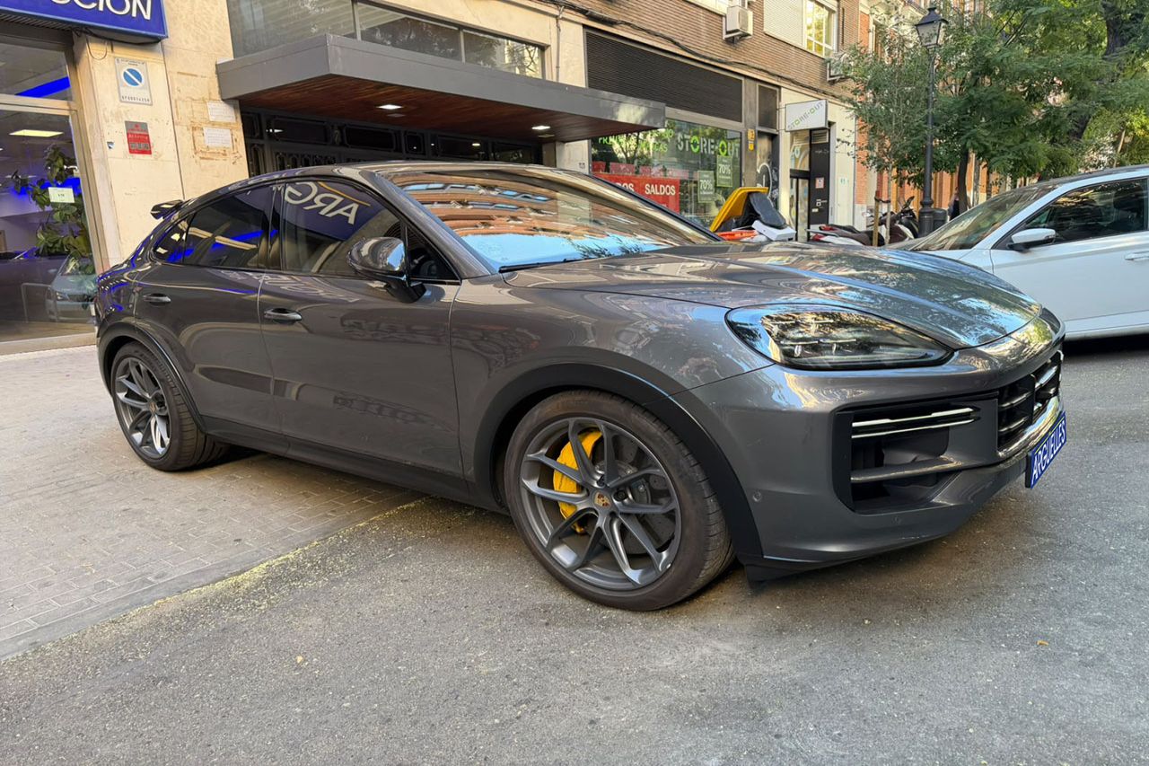 Porsche Cayenne Coupe Turbo GT E Hybrid 739cv