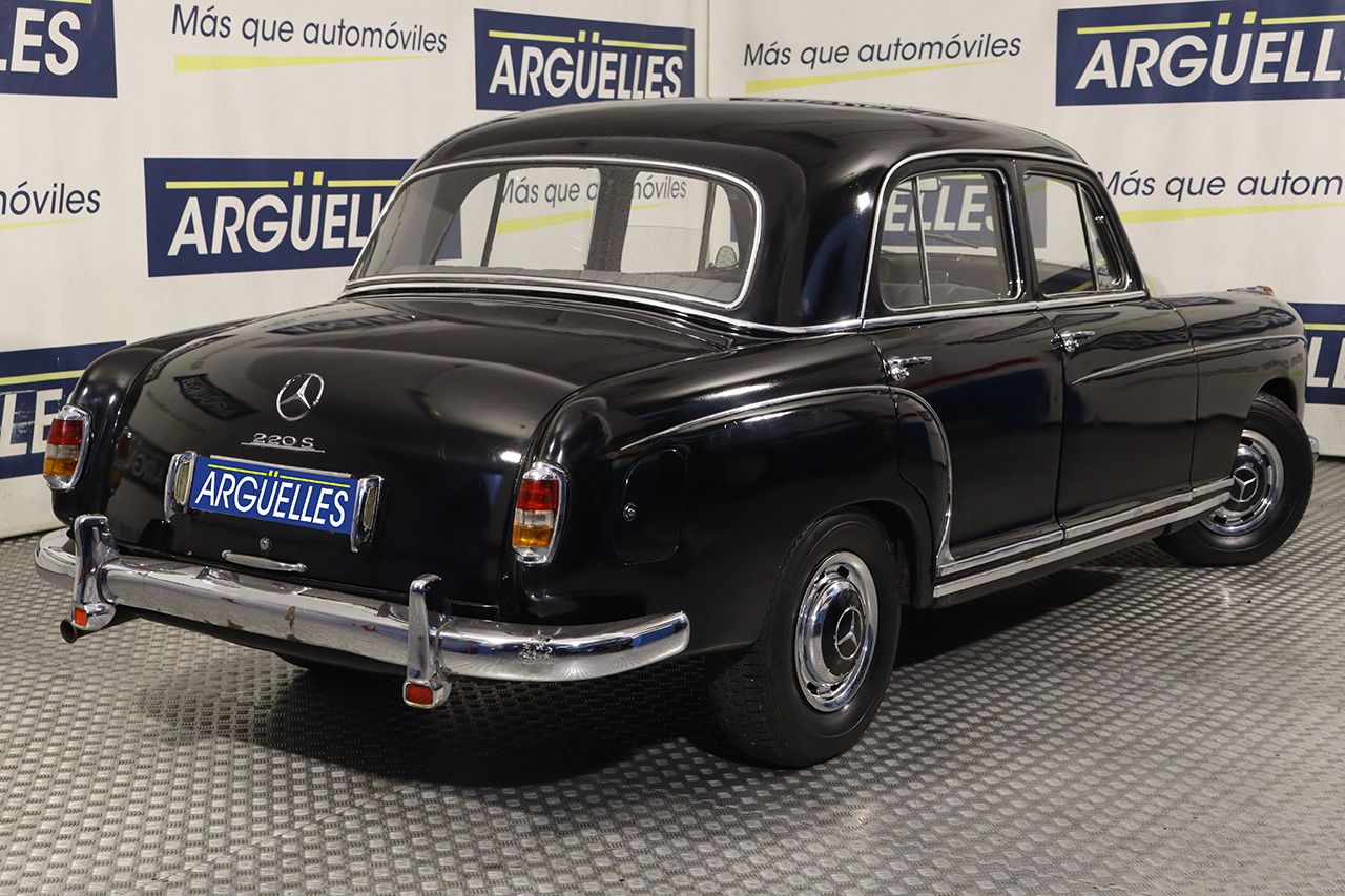 Mercedes Benz 220s Ponton