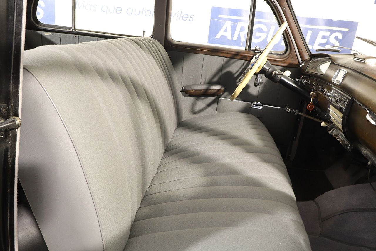 Mercedes Benz 220s Ponton