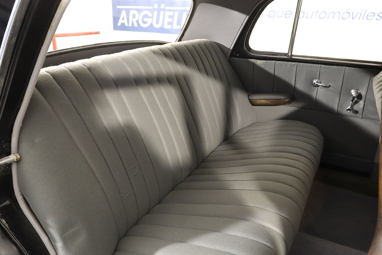 Mercedes Benz 220s Ponton