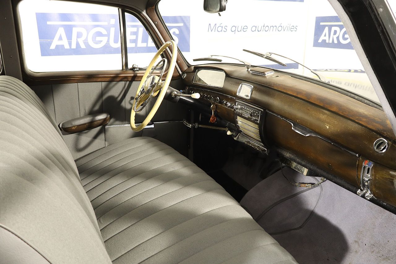 Mercedes Benz 220s Ponton