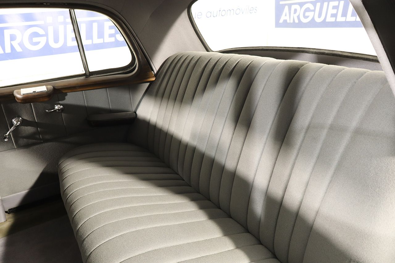 Mercedes Benz 220s Ponton