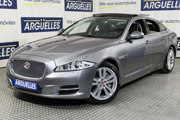 Jaguar XJ 3.0 V6 SC Premium Luxury AWD de segunda mano en Madrid